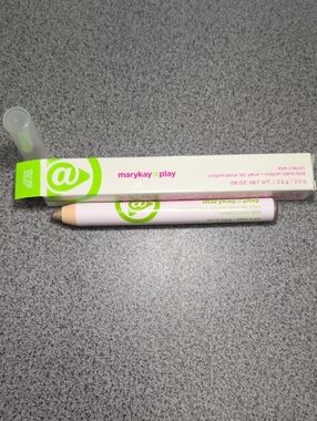 NWT Mary Kay At Play Eye Crayon - Gold Mine